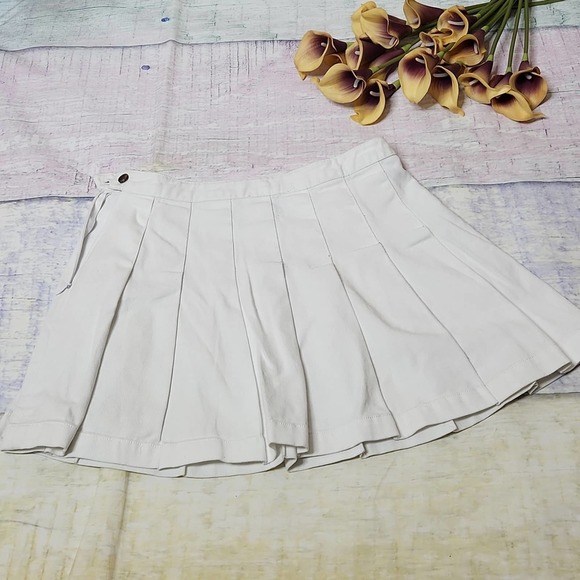 Forever21 Pleated Skater Skirt - Picture 3 of 6